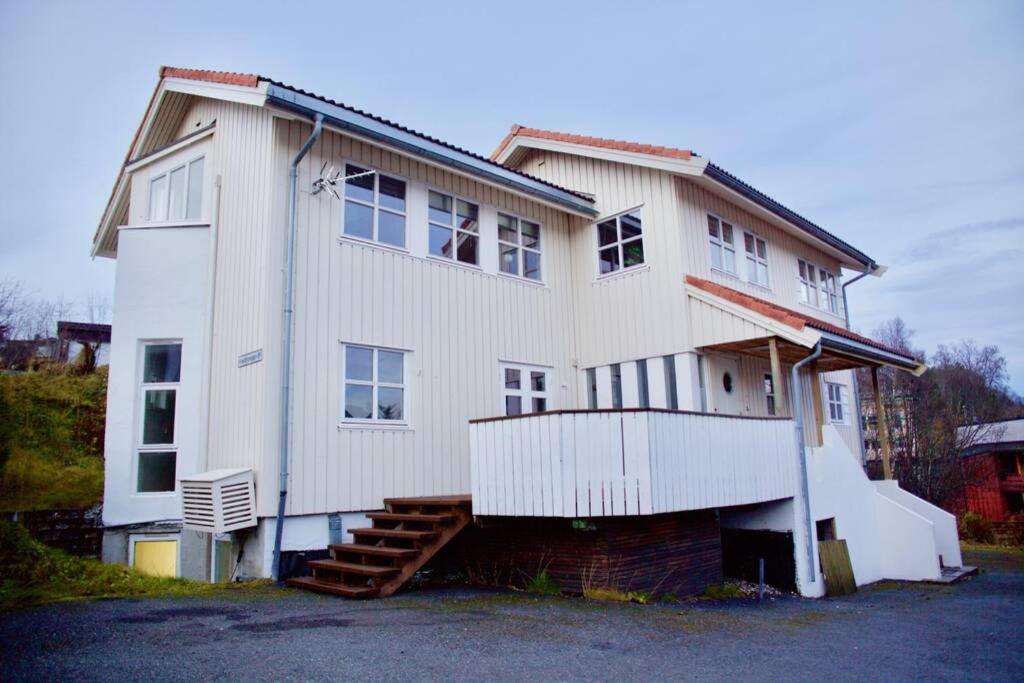 Central Large Modern House With A View ทรอมโซ ภายนอก รูปภาพ